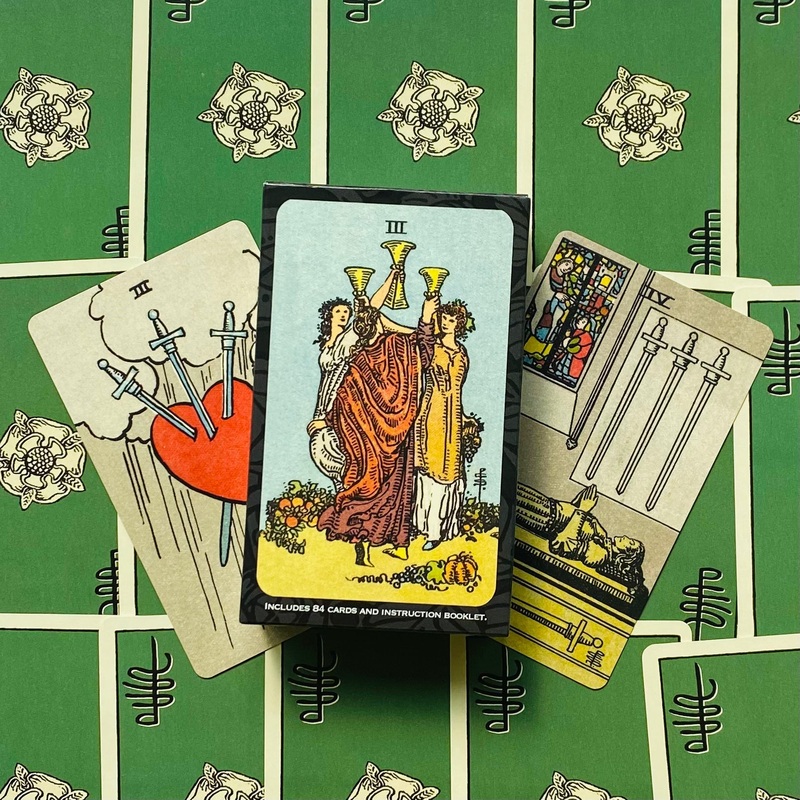 Smith Waite Borderless Tarot cards US Games Systems